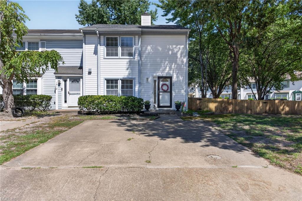 1920 Devonwood CMN Property Photo 1
