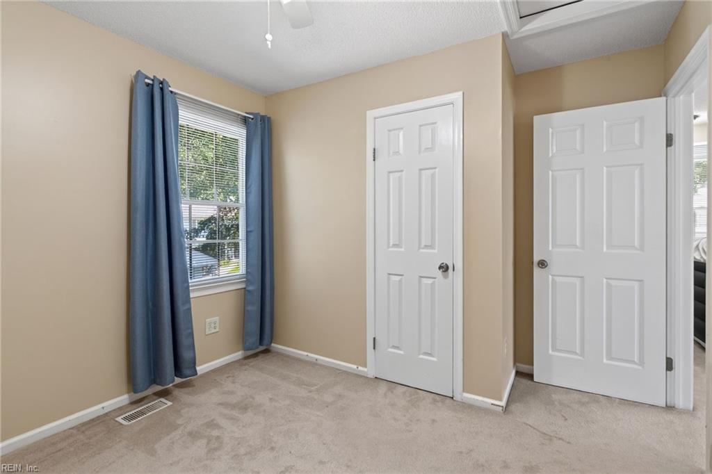 1920 Devonwood Cmn Property Photo 22