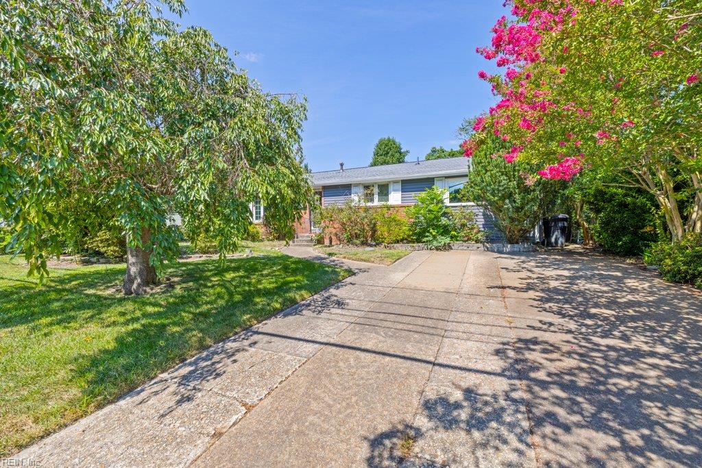 605 Aragona Blvd Property Photo 1