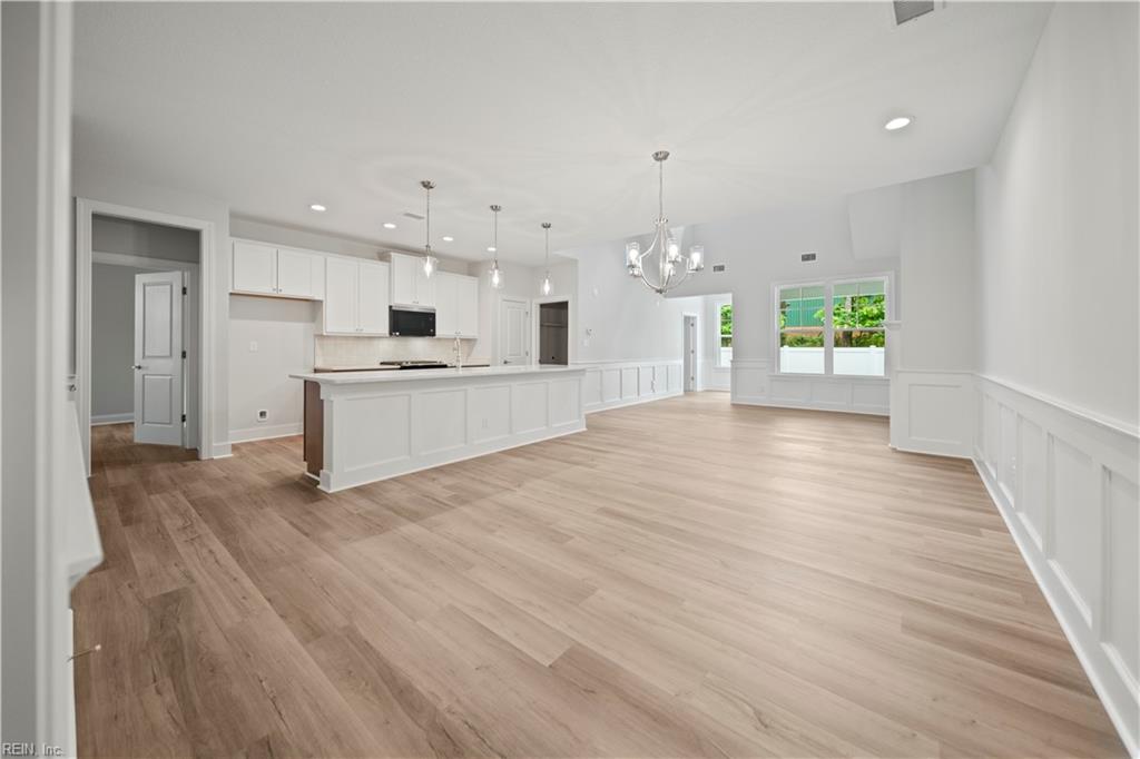 4613 Longleaf Pl Property Photo 4