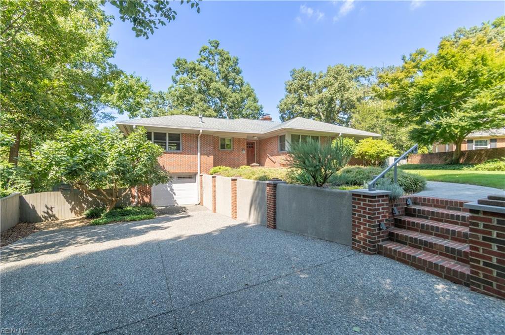28 Laurel Wood Rd Property Photo 3