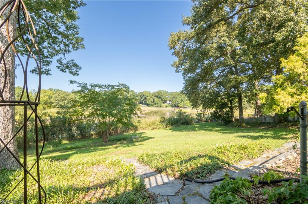 28 Laurel Wood Rd Property Photo 8
