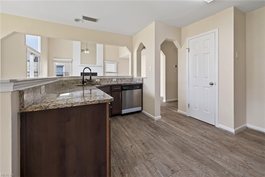 3064 Winterberry Ln Property Photo 2