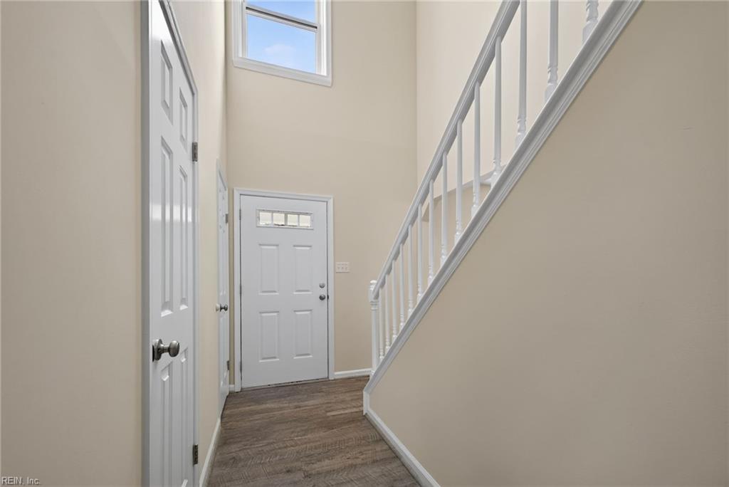 3064 Winterberry Ln Property Photo 7