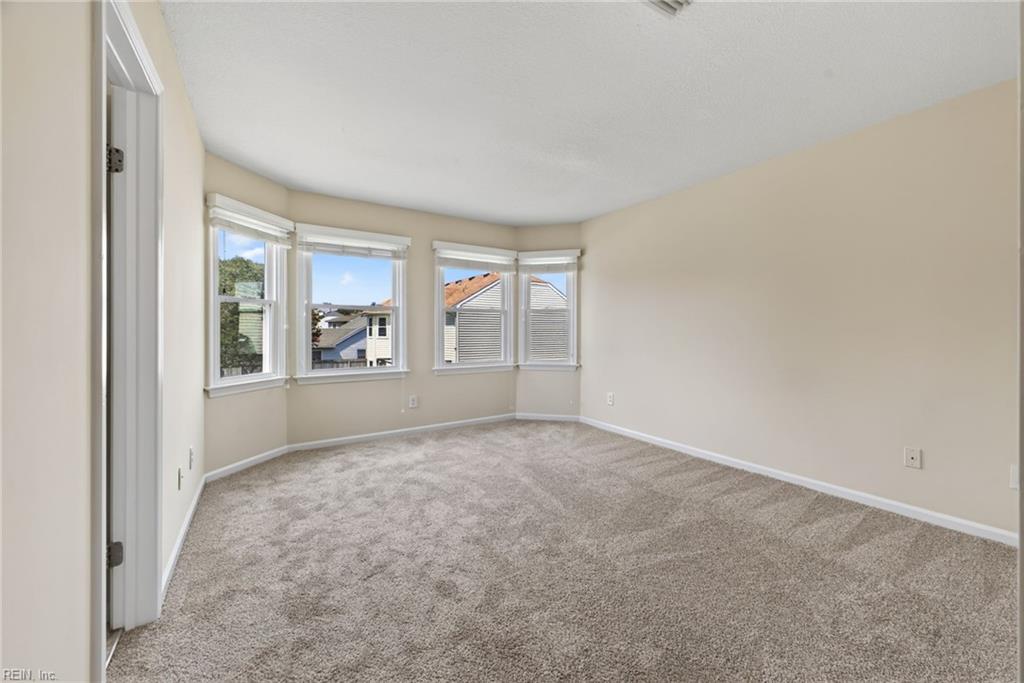 3064 Winterberry Ln Property Photo 17
