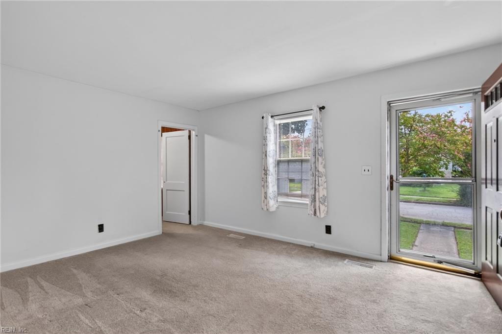 9261 Hickory St Property Photo 7