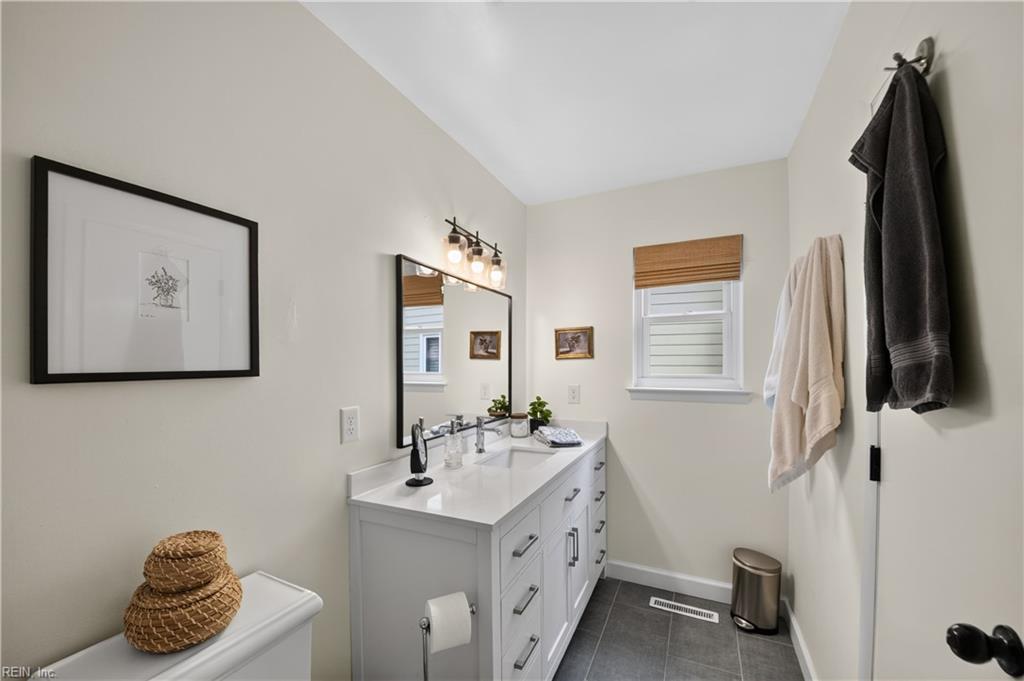 976 Kela Cres Property Photo 22