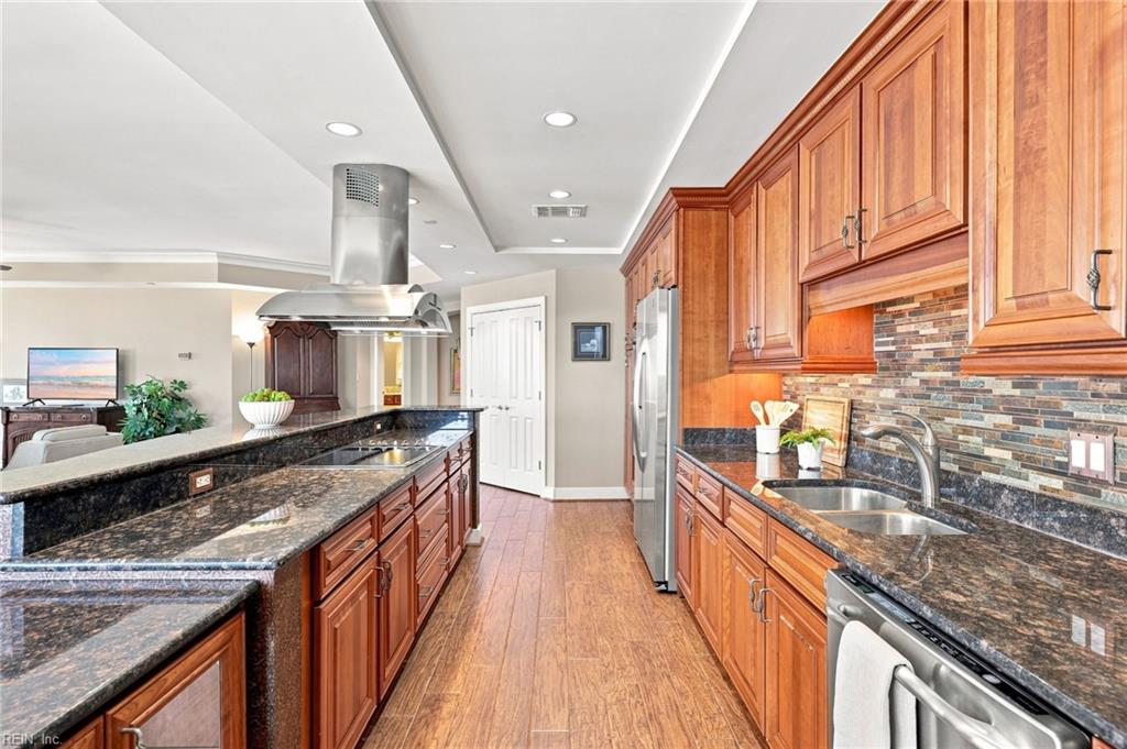 4545 Commerce St Property Photo 18