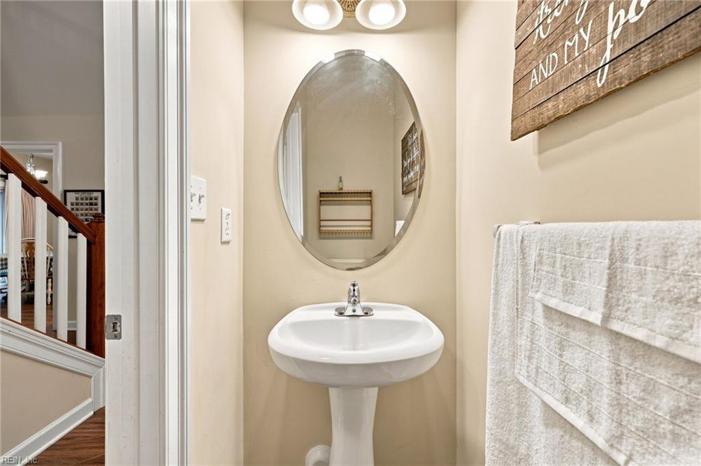 22305 Charthouse Ln Property Photo 9