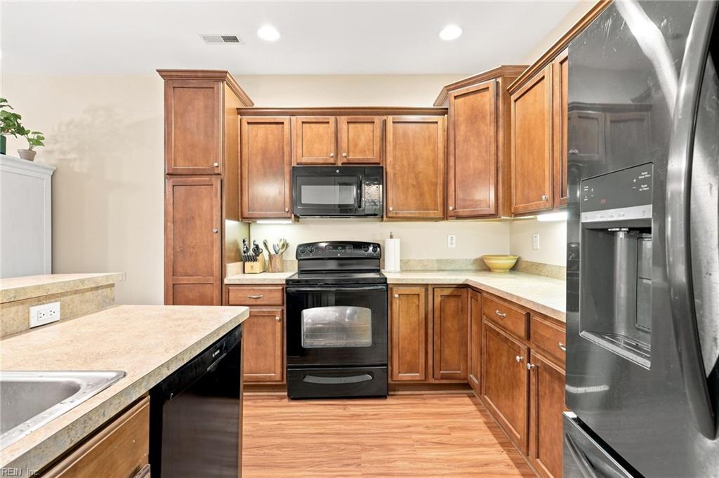 22305 Charthouse Ln Property Photo 11