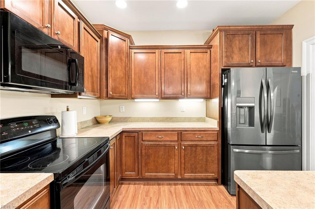 22305 Charthouse Ln Property Photo 12