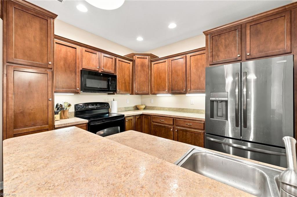 22305 Charthouse Ln Property Photo 13