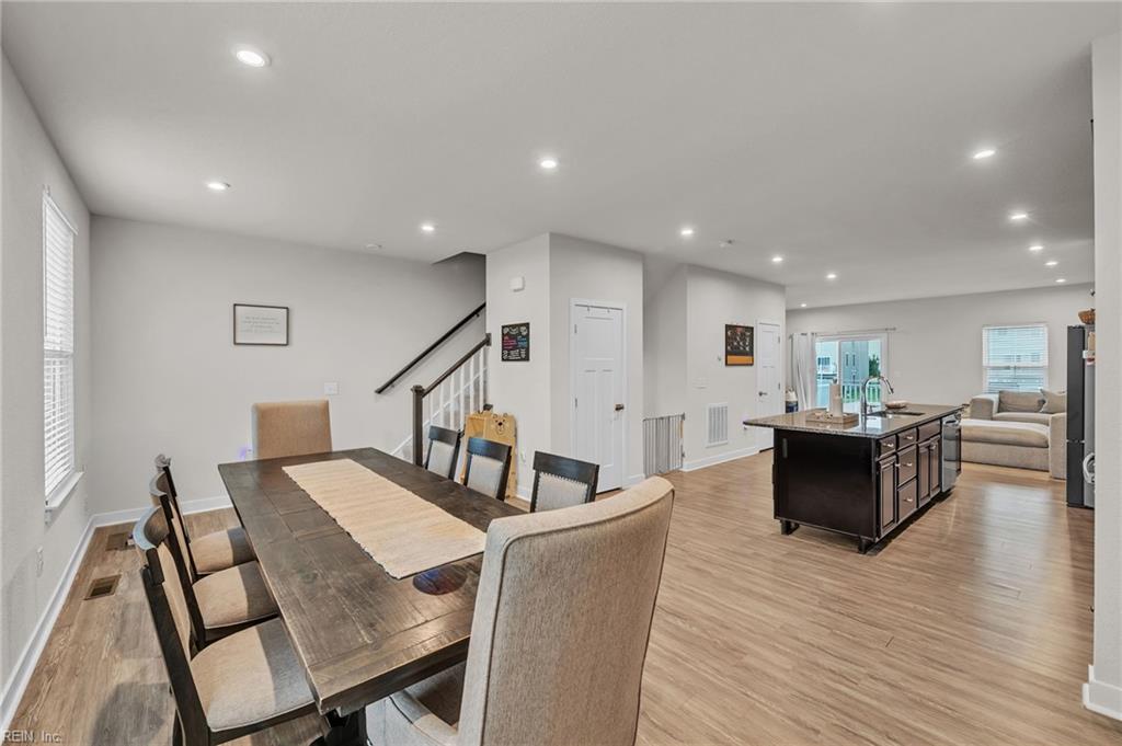 904 Stern Way Property Photo 6