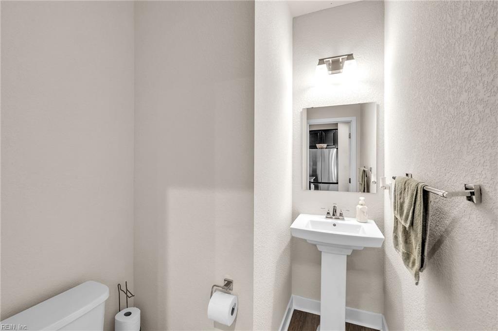 904 Stern Way Property Photo 11