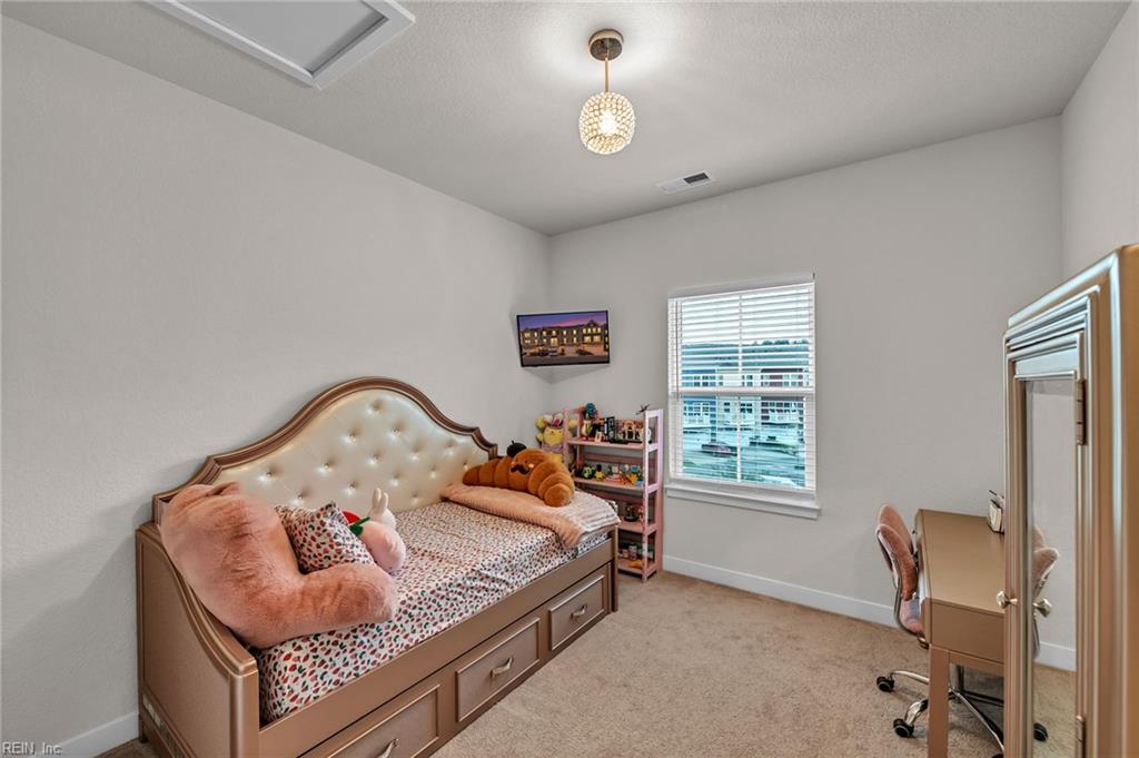 904 Stern Way Property Photo 12