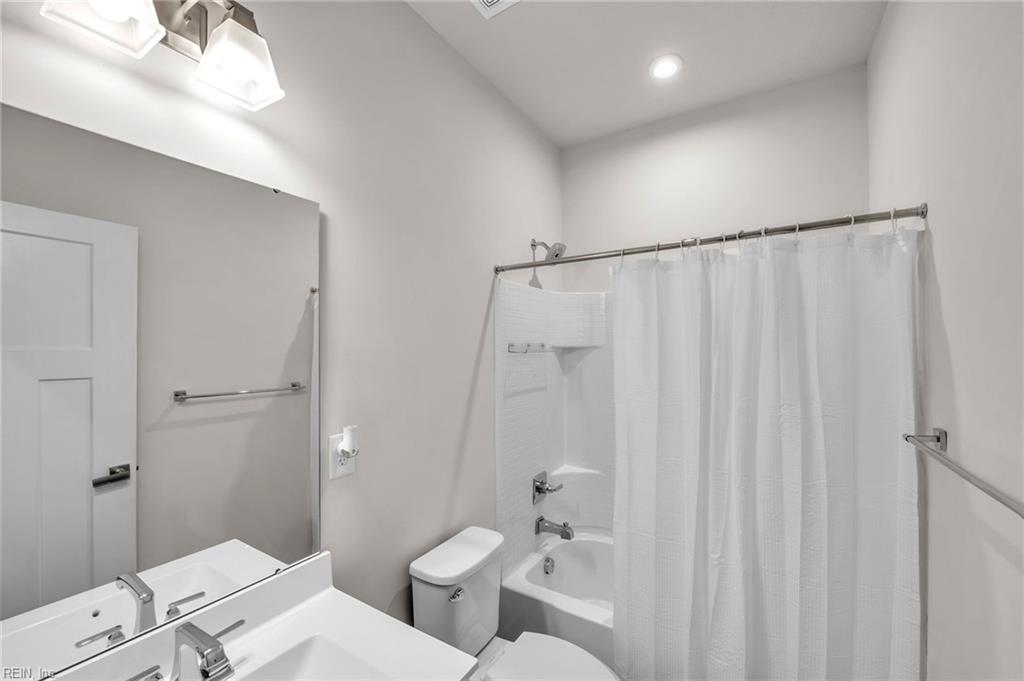 904 Stern Way Property Photo 14