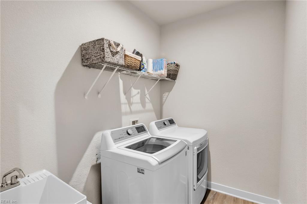 904 Stern Way Property Photo 21