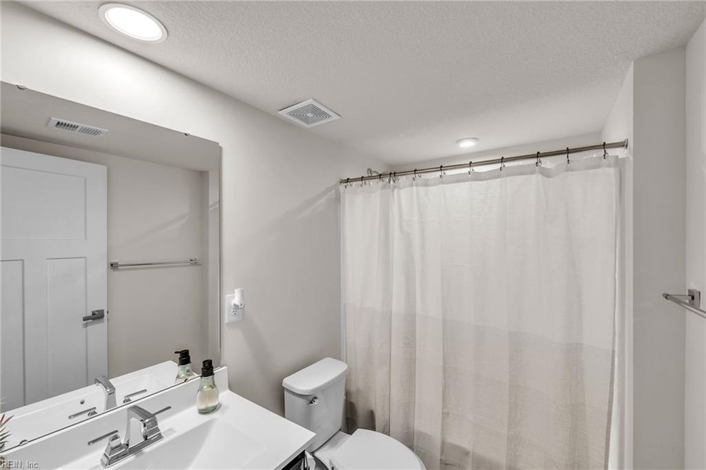 904 Stern Way Property Photo 23