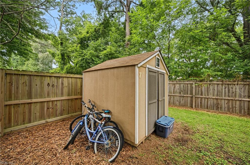 4126 Scotfield Dr Property Photo 28
