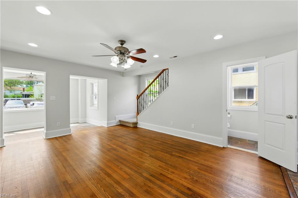 552 2nd Ave Property Photo 6