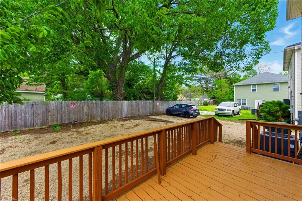 552 2nd Ave Property Photo 25