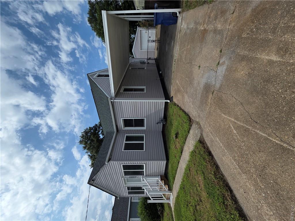 853 32nd St Property Photo 5