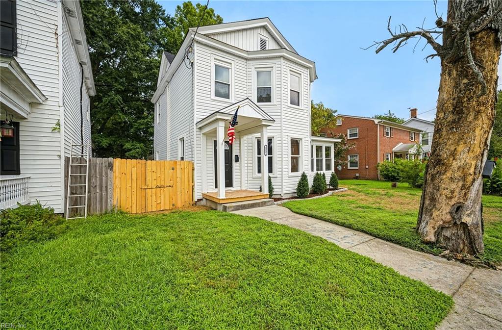 322 Clay St Property Photo 2