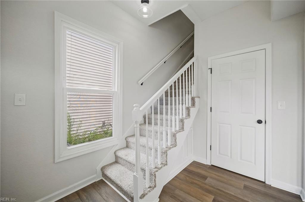 322 Clay St Property Photo 6