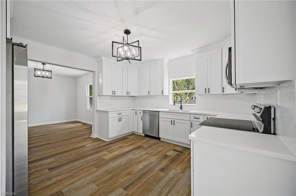 322 Clay St Property Photo 10