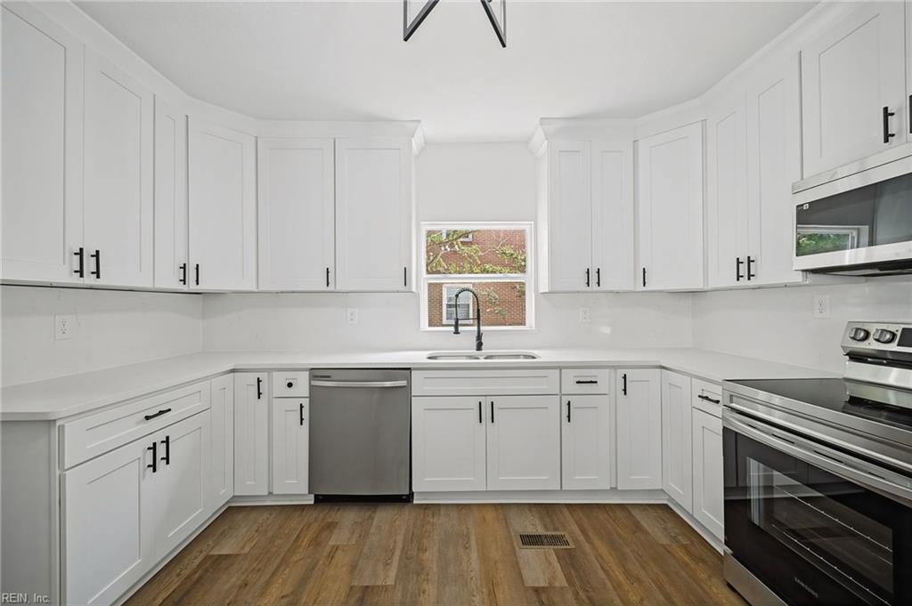 322 Clay St Property Photo 11