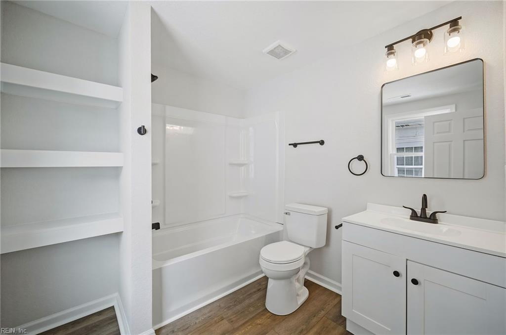 322 Clay St Property Photo 24