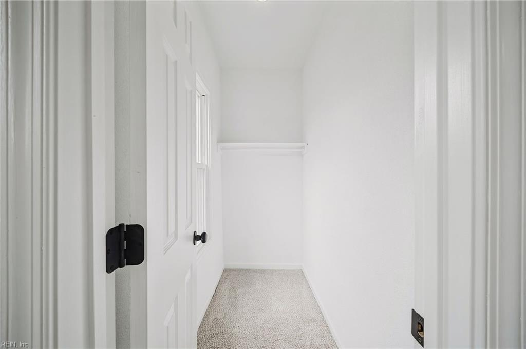 322 Clay St Property Photo 32