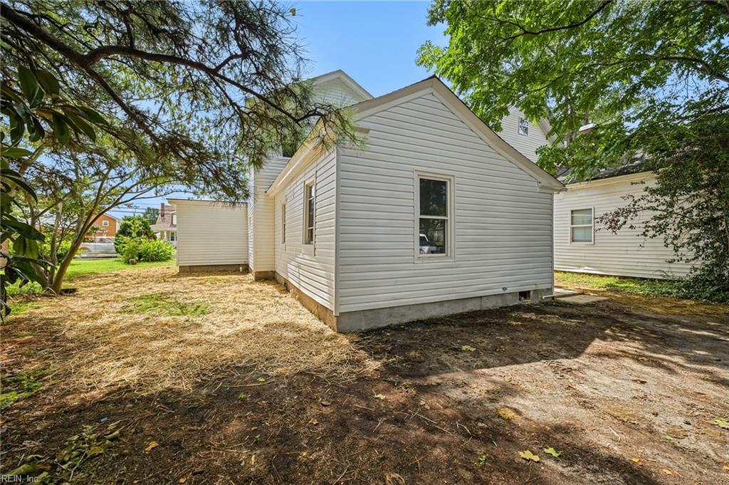 322 Clay St Property Photo 35