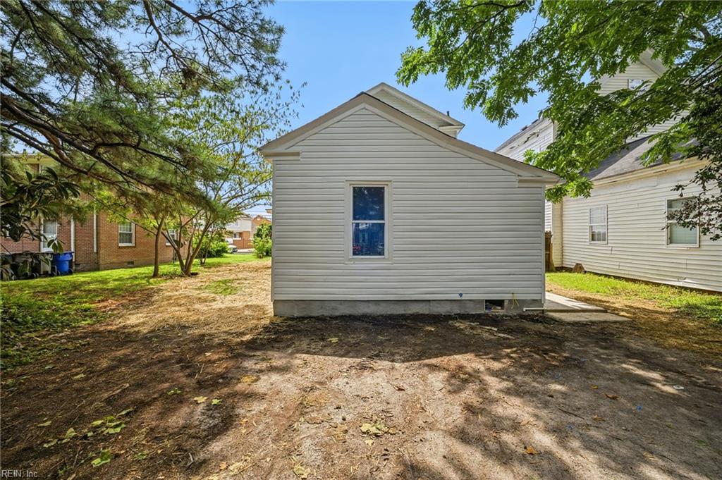 322 Clay St Property Photo 36