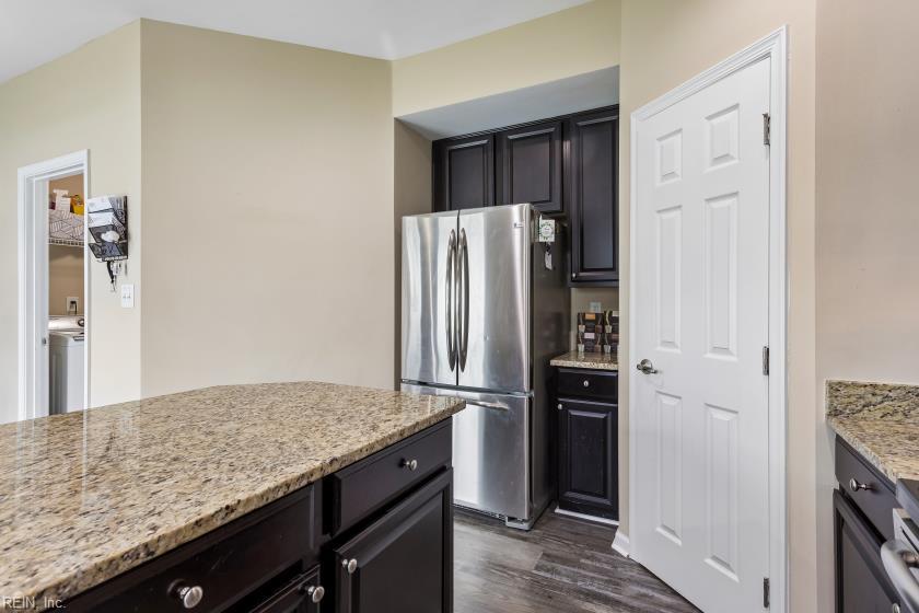 627 Leonard Ln Property Photo 17