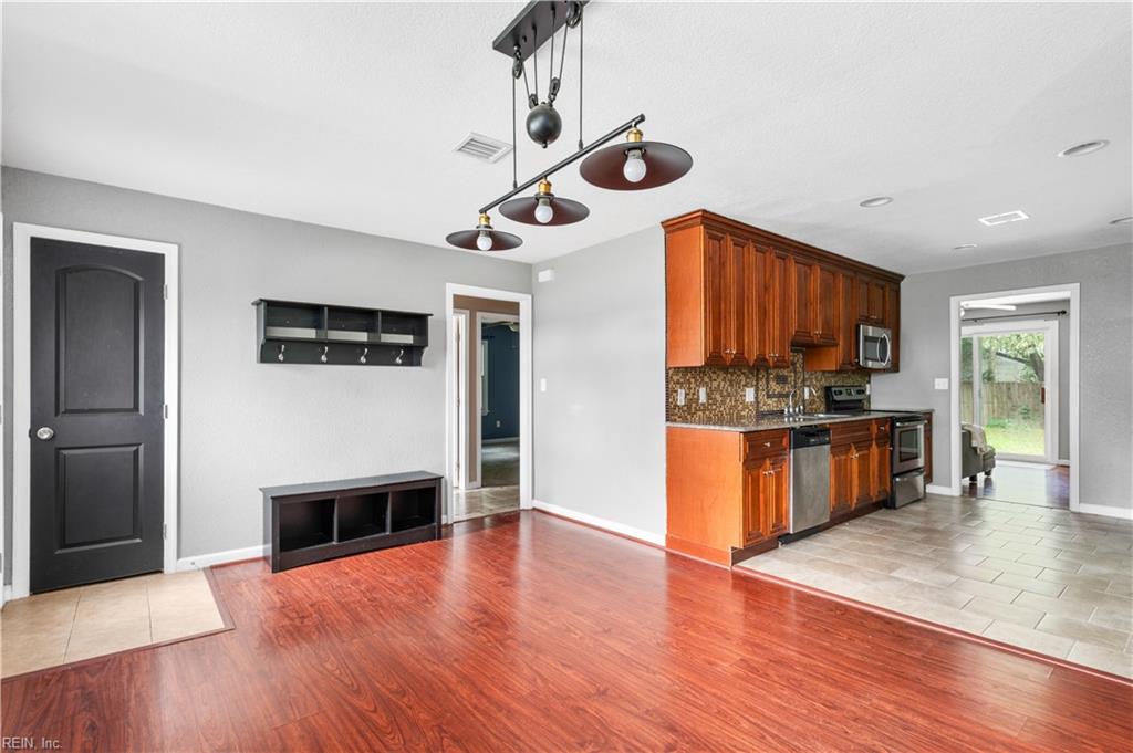 2502 Livesay Rd Property Photo 6