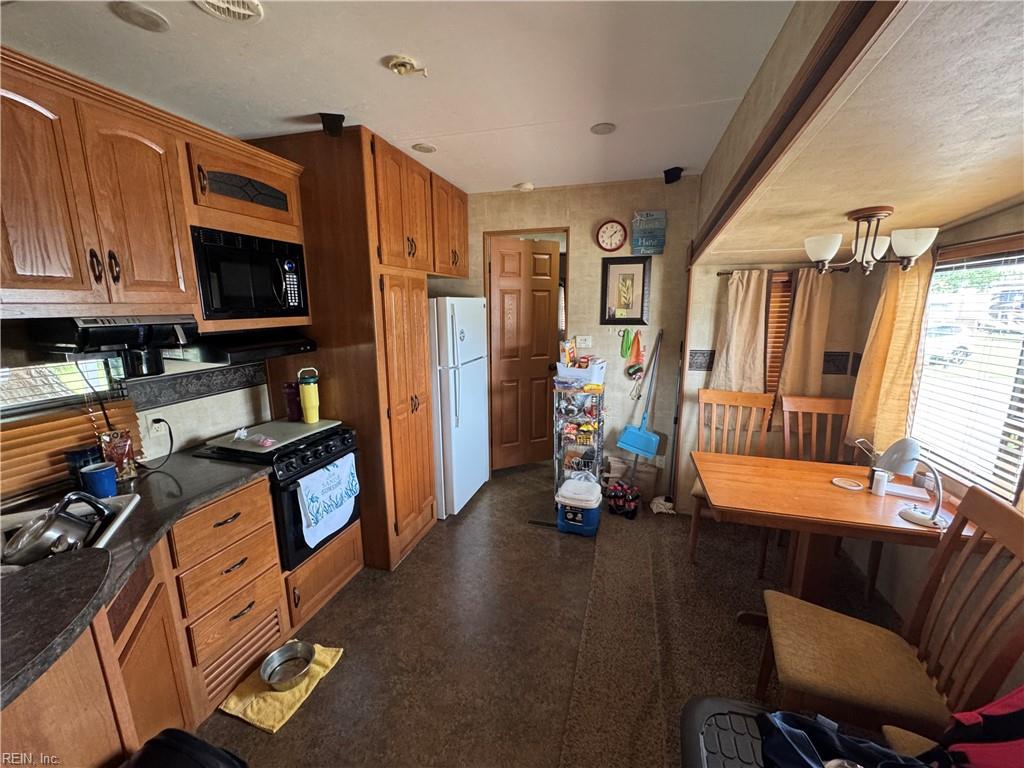 3665 Sandpiper Rd Property Photo 6