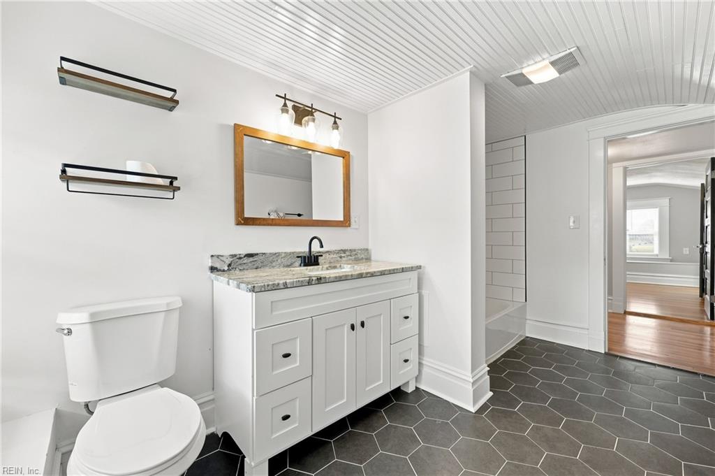 5812 Hampton Blvd Property Photo 35