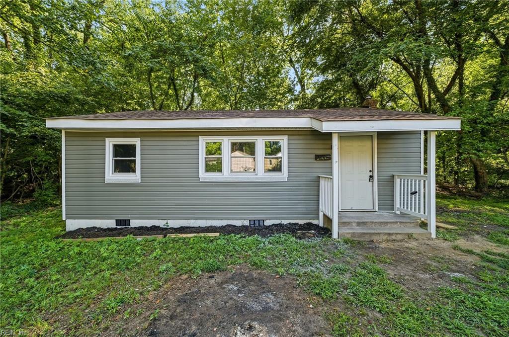186 Railroad St Property Photo 3