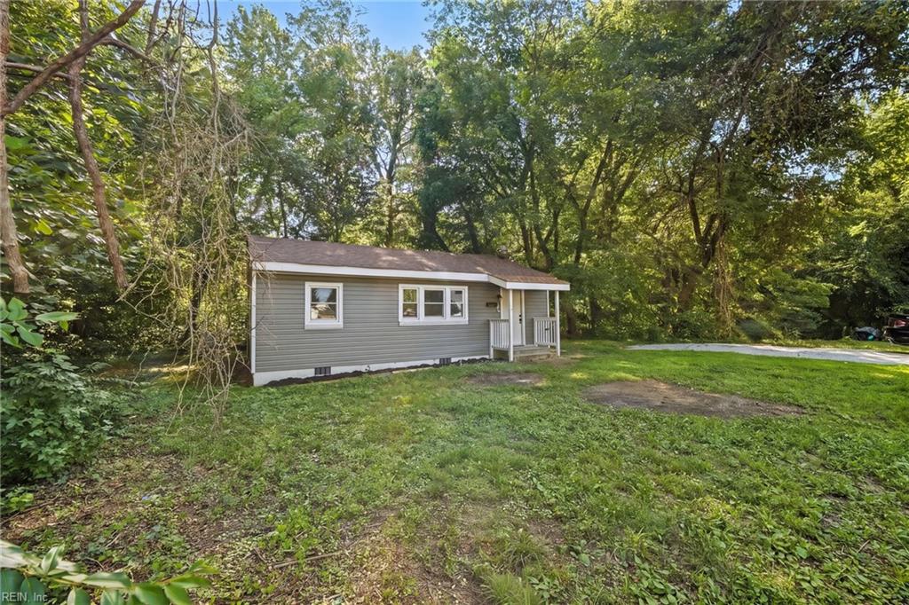 186 Railroad St Property Photo 4