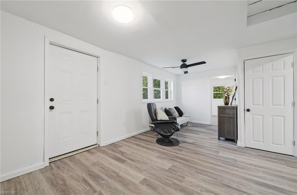 186 Railroad St Property Photo 7
