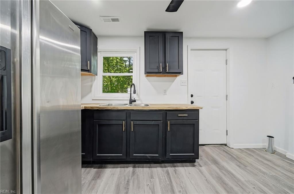 186 Railroad St Property Photo 10