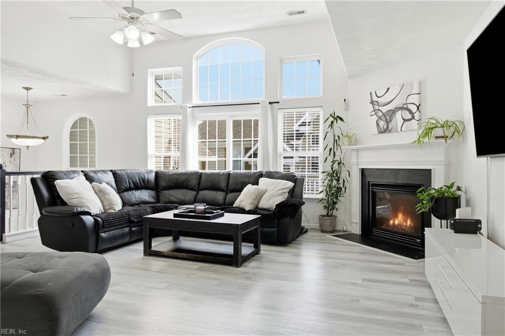 3942 Filbert Way Property Photo 3