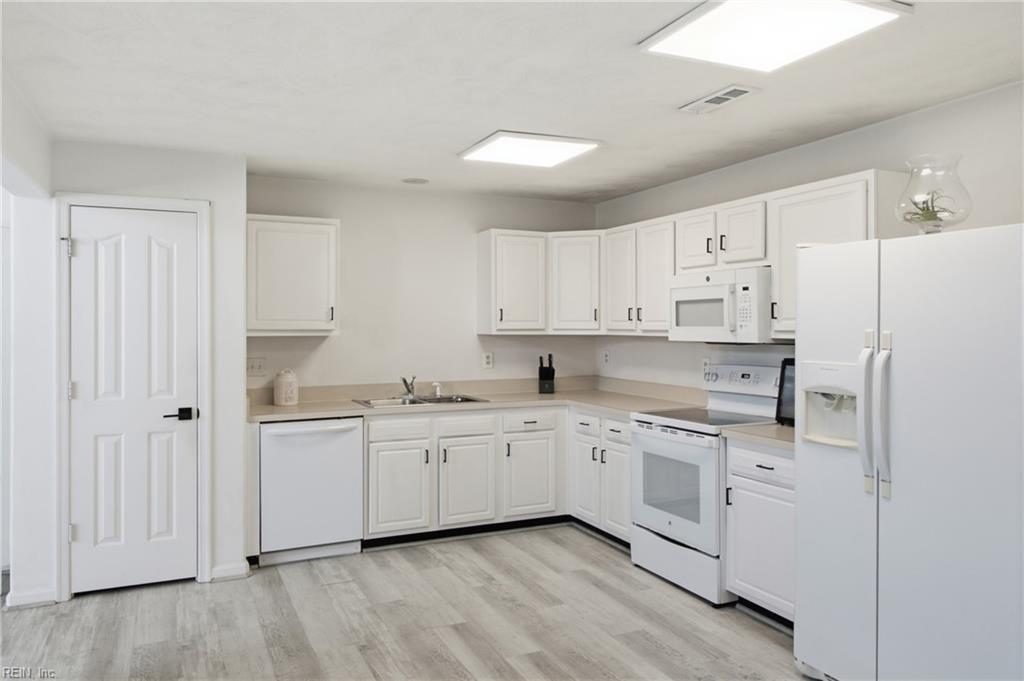 3942 Filbert Way Property Photo 10
