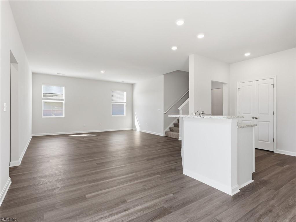 5119 Duxbury Rd Property Photo 9