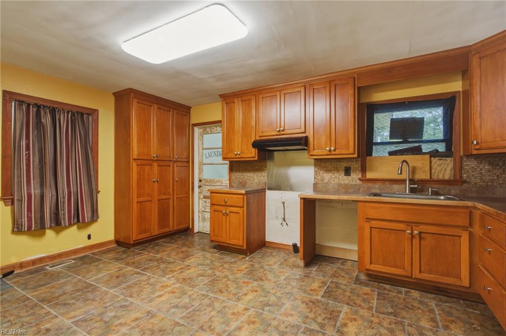 504 Plummer Dr Property Photo 7