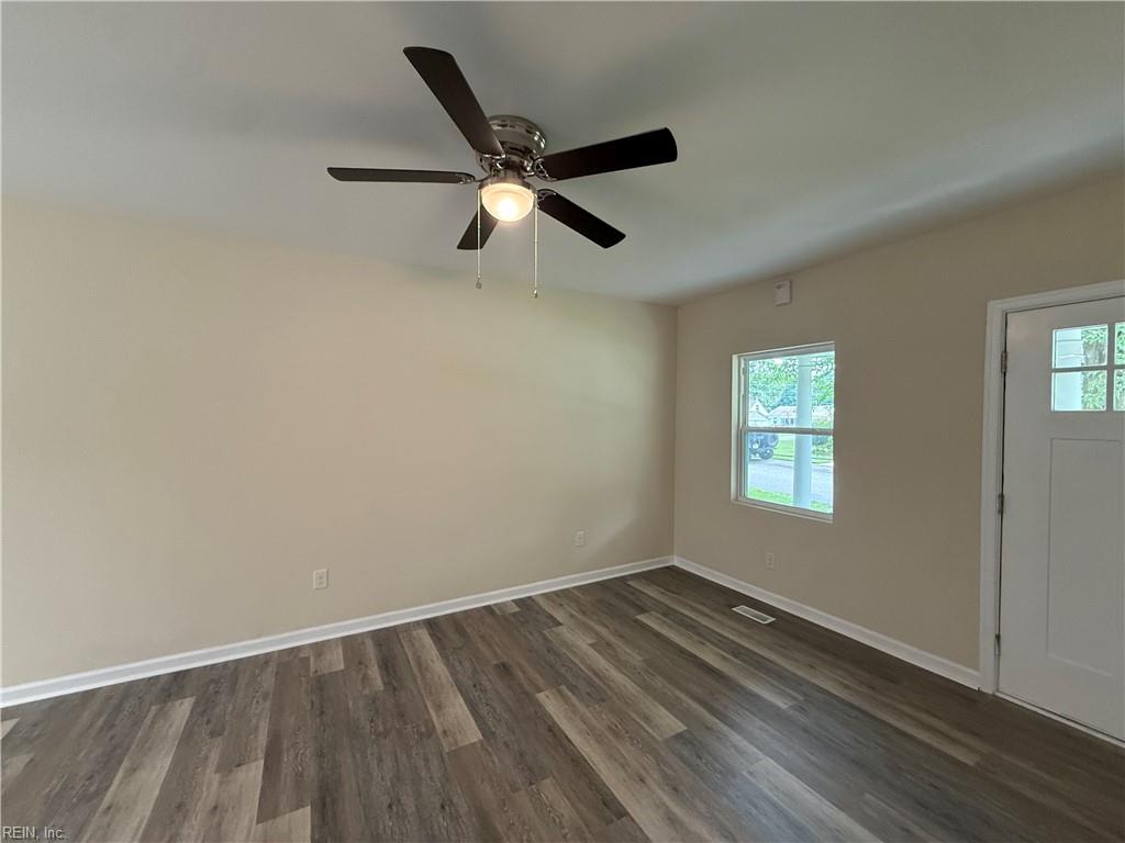 4304 Columbia St Property Photo 5