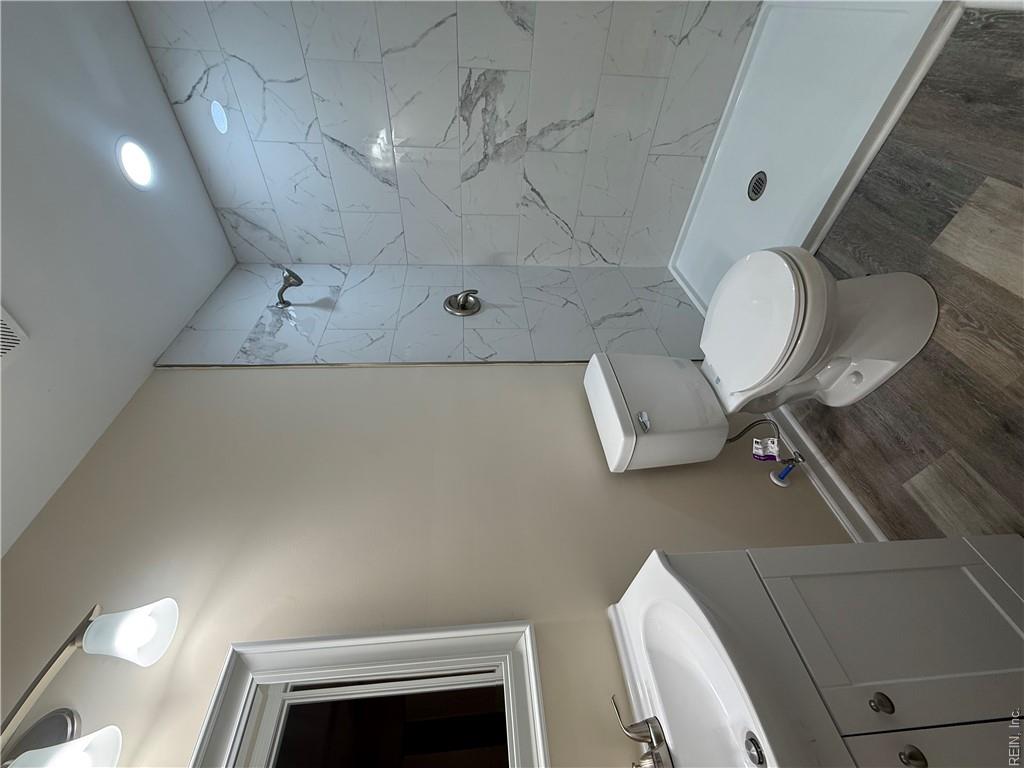 4304 Columbia St Property Photo 13