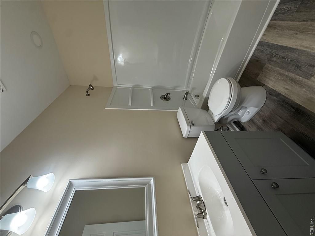 4304 Columbia St Property Photo 15