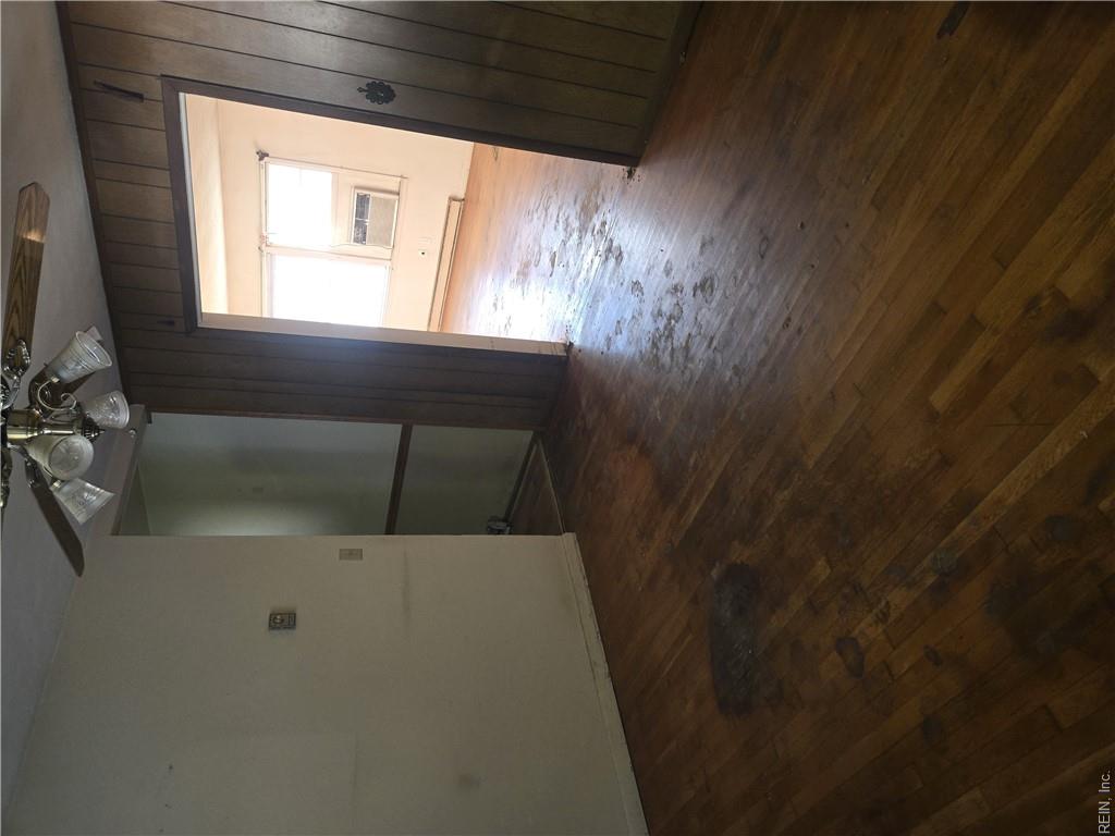 108 Londonshire Ter Property Photo 4